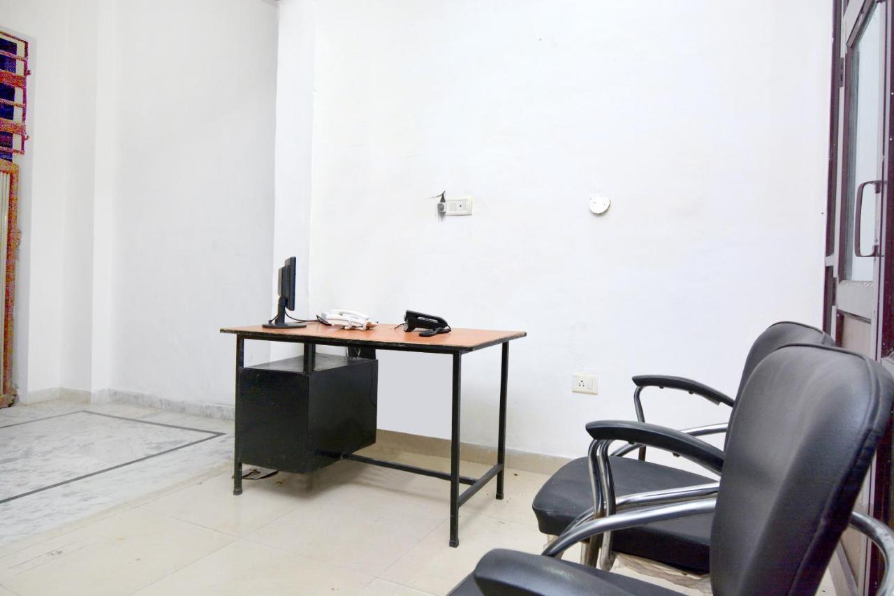 Oyo 40306 White House Hotel Jalandhar Exterior foto