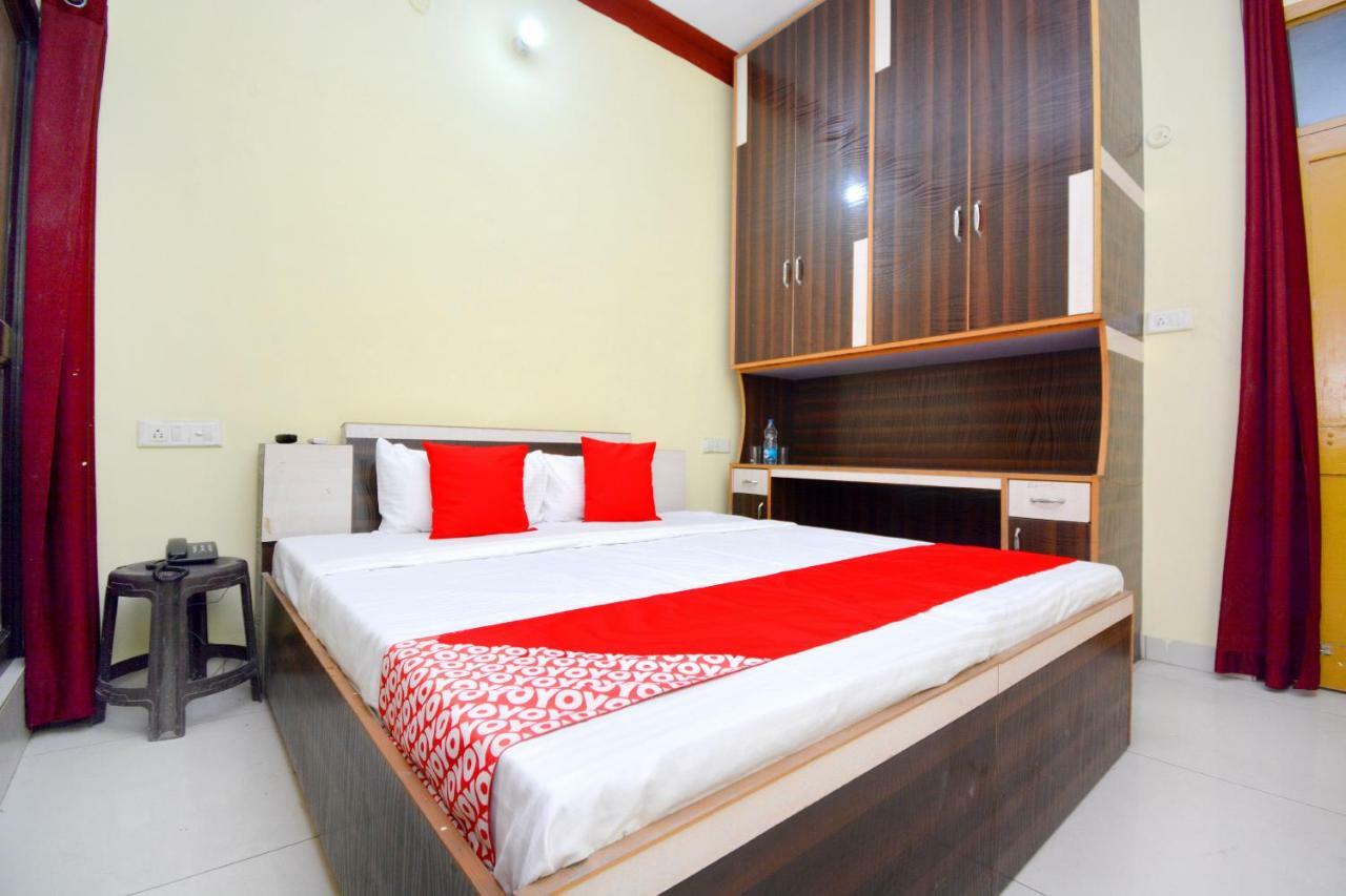 Oyo 40306 White House Hotel Jalandhar Exterior foto